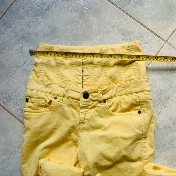 Alexander McQueen Butter Yellow High Rise Jeans, Size 38/25/2 - Picture 8 of 13